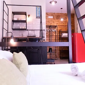Tiny Daisy House Apartment